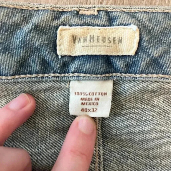 Mens NWT Van Heusen Classic Fit Jeans - 40x32 - Picture 9 of 9